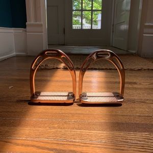 Rose gold English stirrups